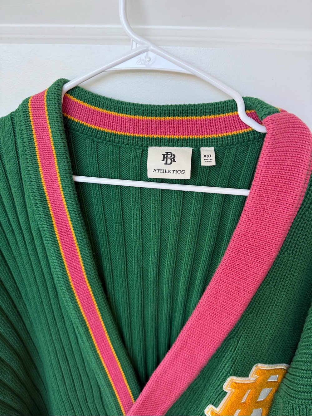 BANANA REPUBLIC ATHLETICS Varsity Cardigan
Sweater Green Pink - Picture 3 of 9